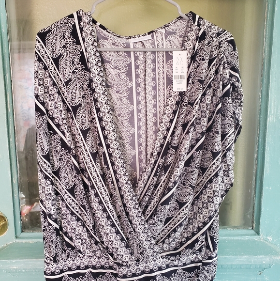 NY&C Blouse - Picture 1 of 3